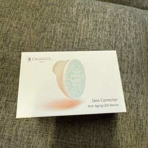 Omnilux Skin Corrector Anti-Aging LED Device